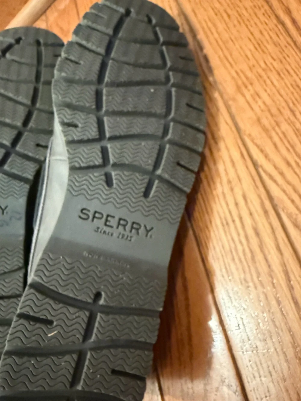 Sperry stitching upper